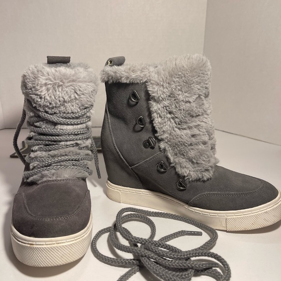 Steve Madden size 7 Snickers Wedge - Picture 10 of 13